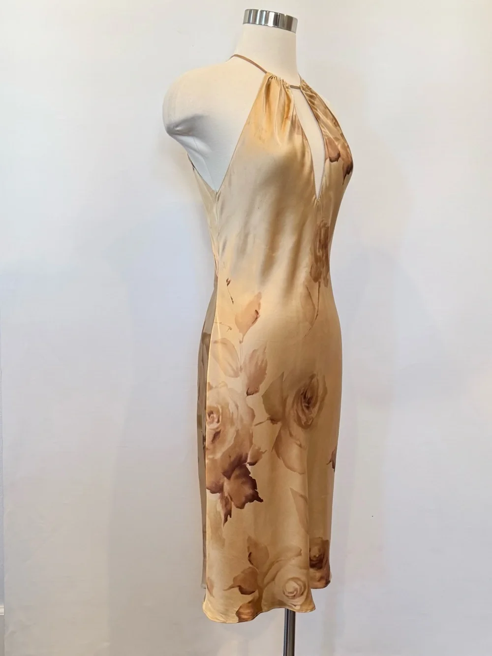 🌺SOLD🌺 Victoria’s Secret 100% Silk Gold Floral Vintage Midi Halter Slip Dress M - Picture 2 of 9